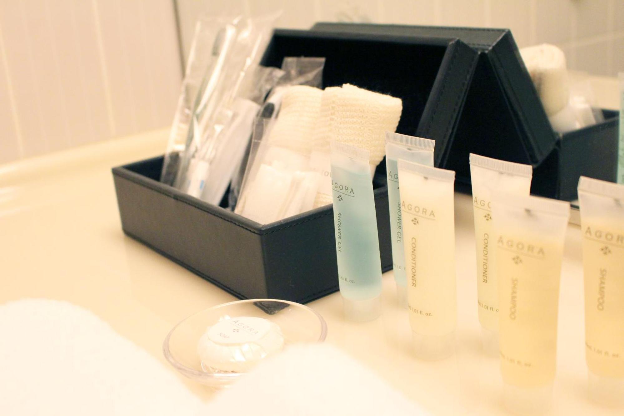 Hotel Agora Regency Osaka Sakai Sakai  Εξωτερικό φωτογραφία A selection of toiletries